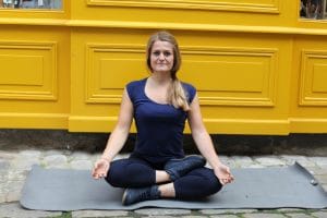 Posture facile yoga Sukhasana