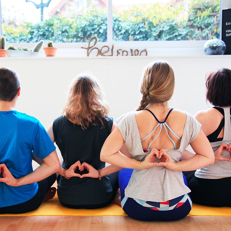 yoga adultes enfants adolescents yogathérapie cuisine végétale saine vivante crue ateliers cours de yoga chaville meudon bellevue boulogne billancourt sèvres viroflay naturopathie naturopathe QVT bien-être vinyasa santé hygiène de vie sport coach sportif drum fi