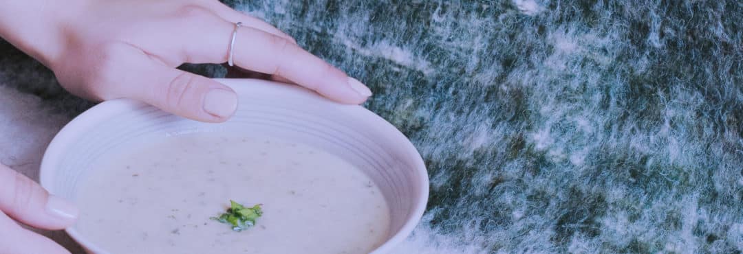 Soupe crue mais chaude de champignons – recette végétale